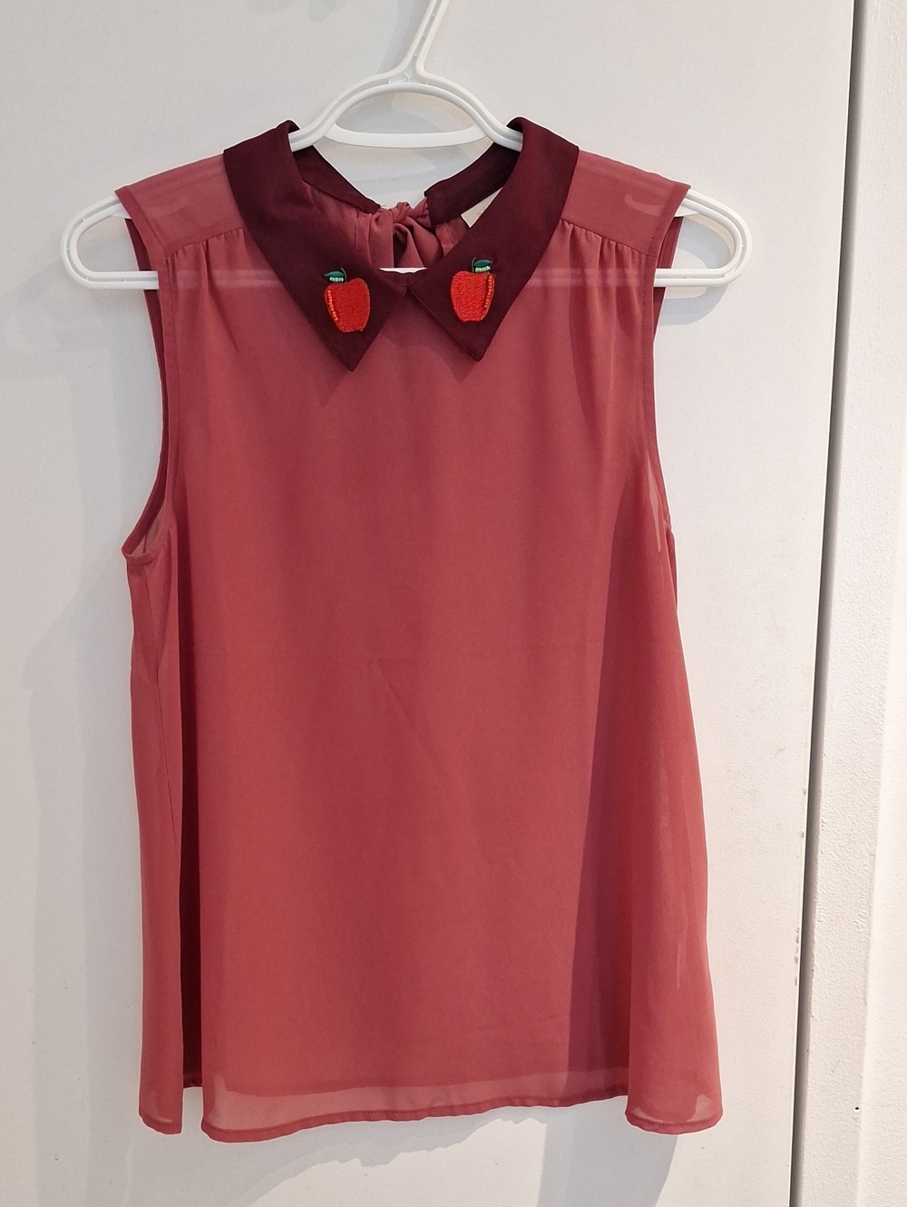 Sleeveless Pink Crochet Apple Collar Blouse